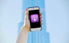 How to Listen to Podcasts on iPhone header